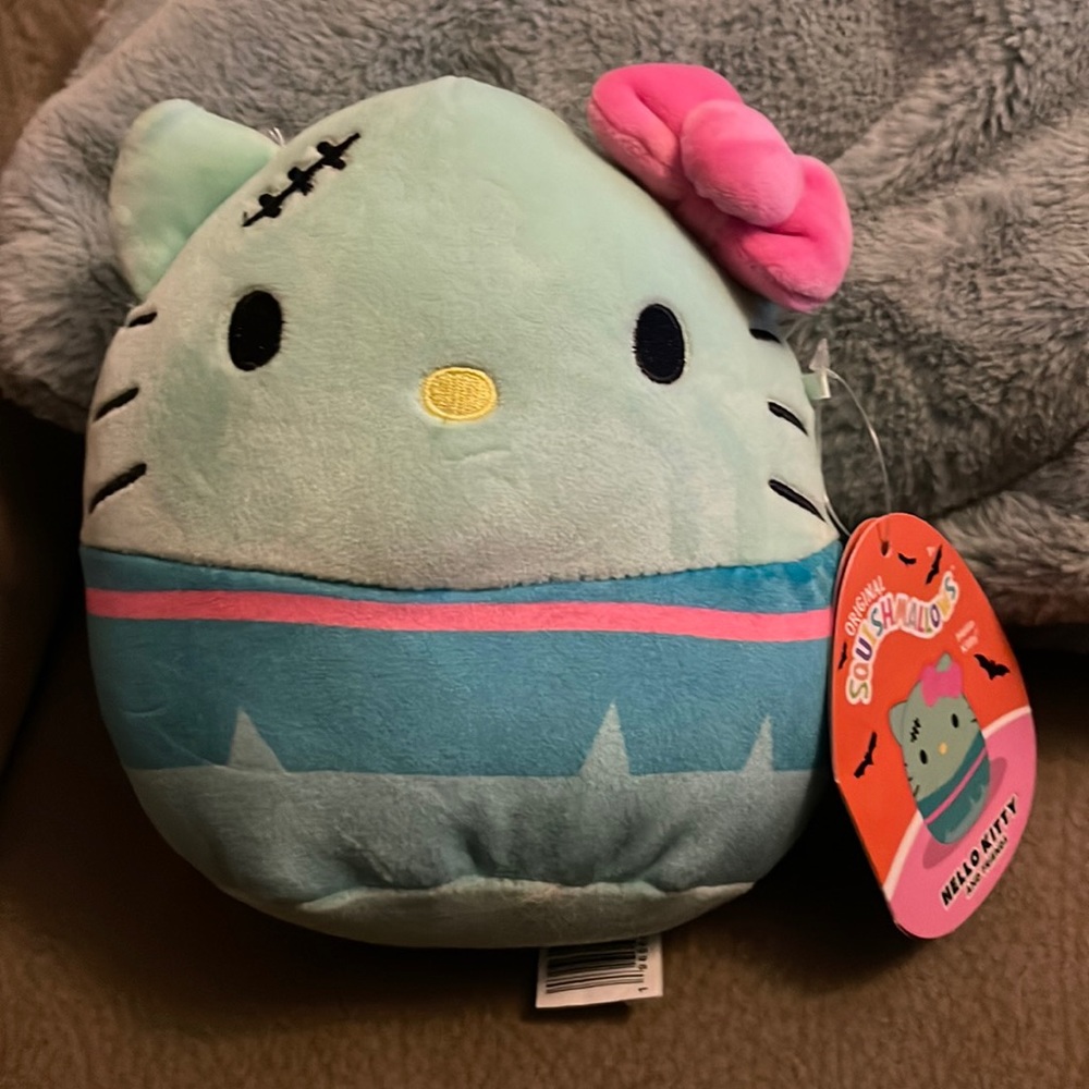 NWT Sanrio Hello Kitty Halloween 5 inch Squishmallow